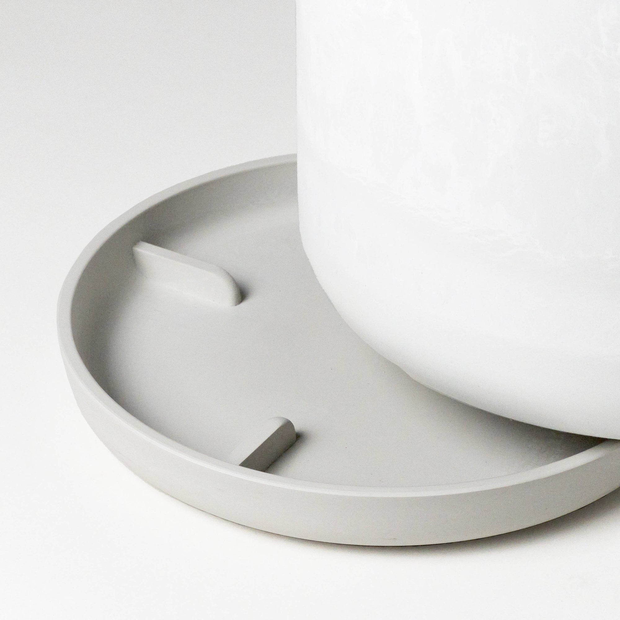 9" Signature Stone Planter & Saucer | White Stone