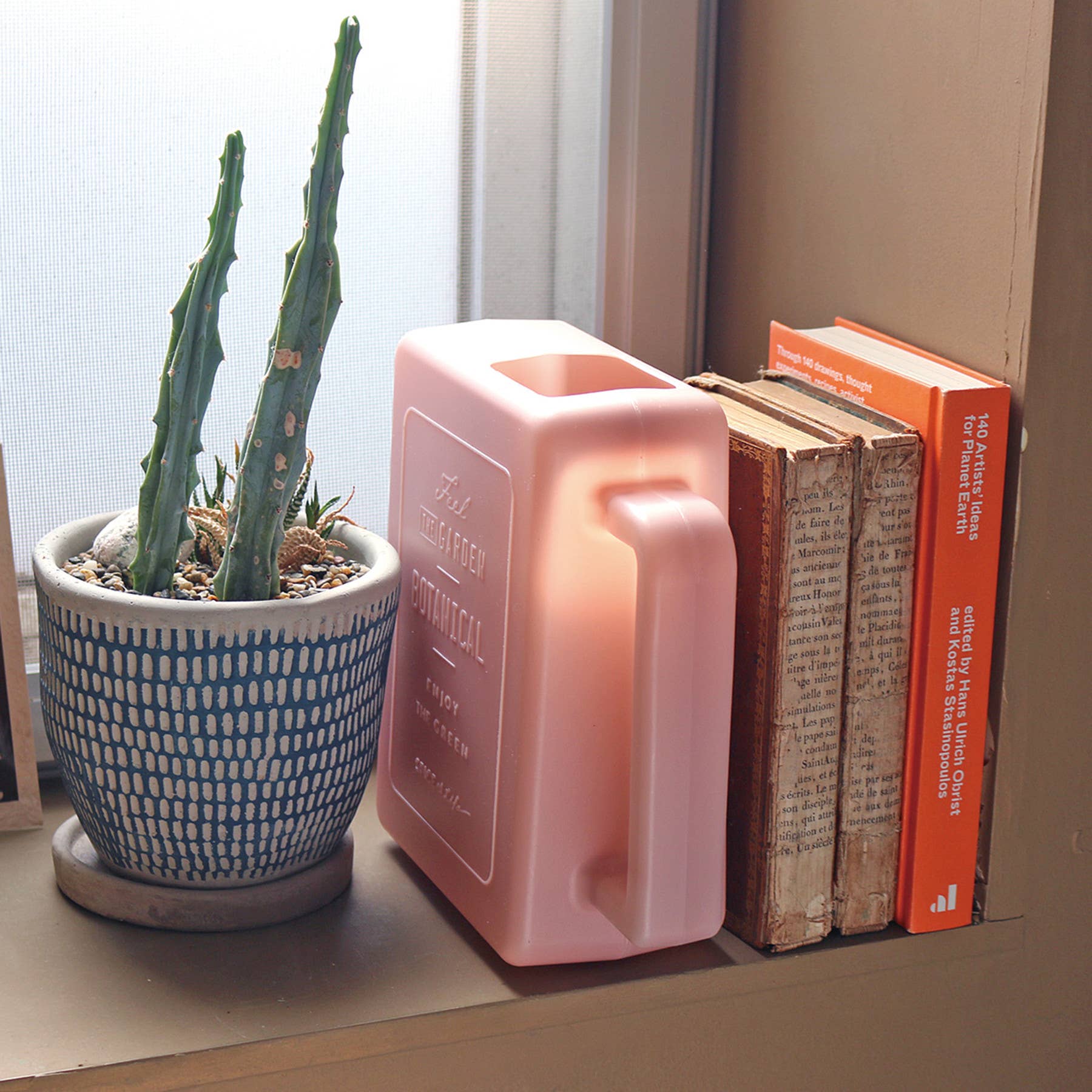 Ultra Slim Watering Can: Dark Grey